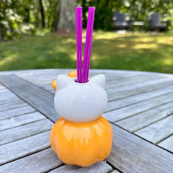 Halloween Hello Kitty In Pumpkin Red Diffuser Cinnamon Scent Oil New in Box - Picture 7 of 16